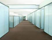 Toz Boyalı 12mm Cam Modüler Ofis Bölme Duvarları Çerçeve veya Çerçevesiz Stil
